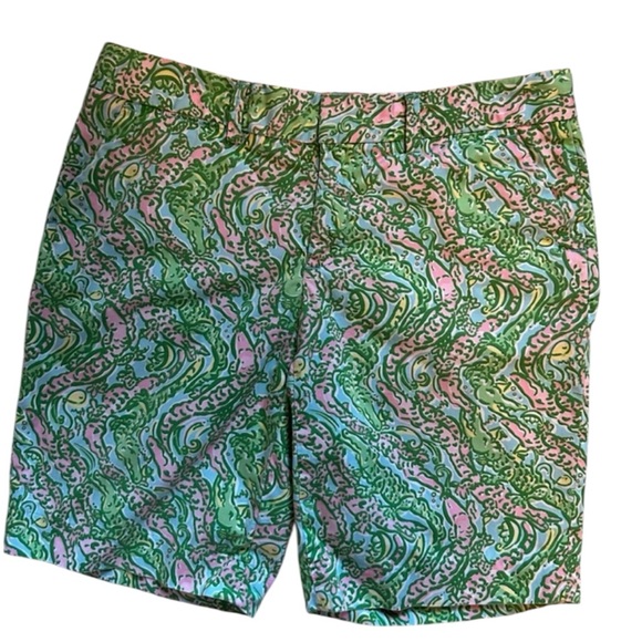 Lilly Pulitzer chomp chomp Avenue shorts alligator print size 2. Great condition - Picture 1 of 13